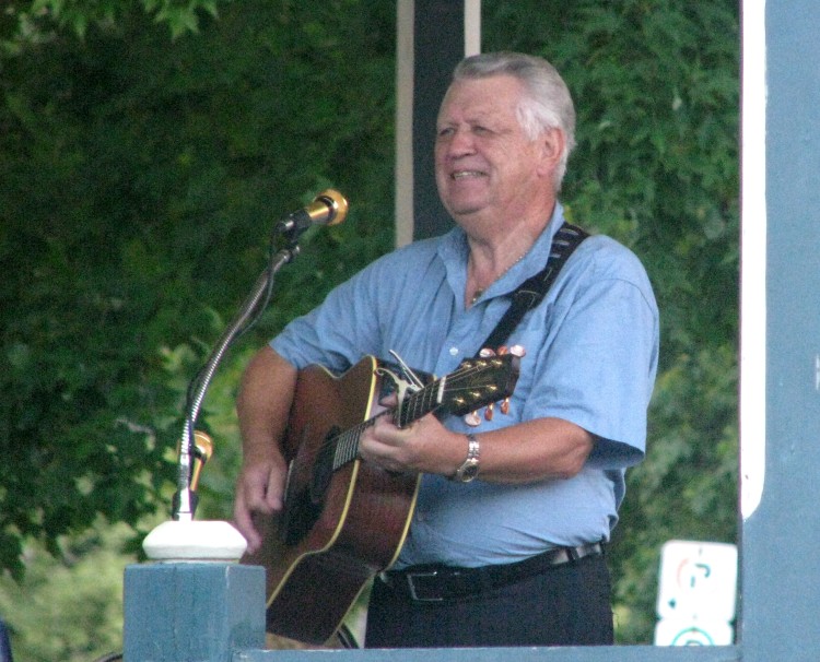Larry Mercey performing in Gore Park, 2010